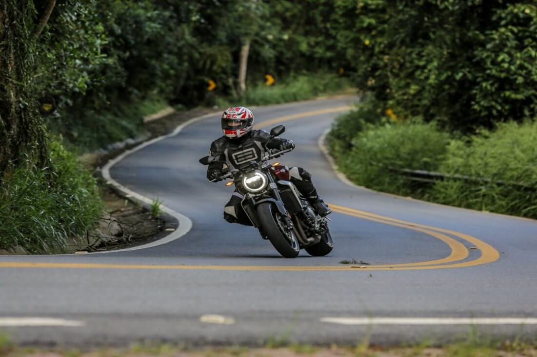 Revisão periódica garante uma viagem de moto tranquila nas férias