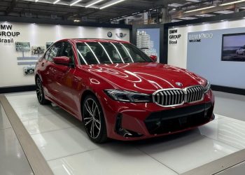 BMW Série 3 é o carro premium mais vendido do primeiro semestre e ganha nova cor
