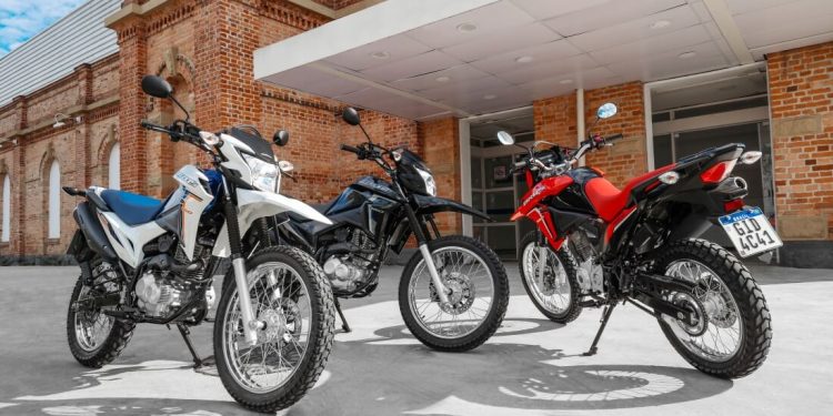 Honda NXR 160 Bros 2024: renovação de cores marca a atualização da trail
