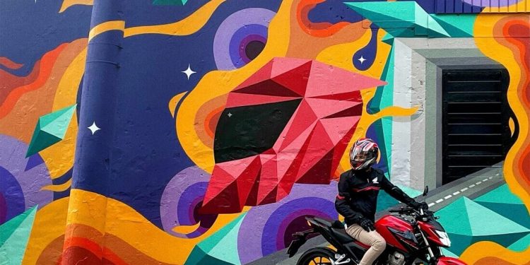 Honda Motos usa arte para abrir novas pistas no Dia do Motociclista