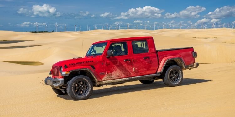 Jeep Gladiator desafia as dunas do nordeste brasileiro