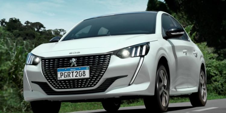 Peugeot 208 fica ainda mais competitivo com chegada da linha 2024