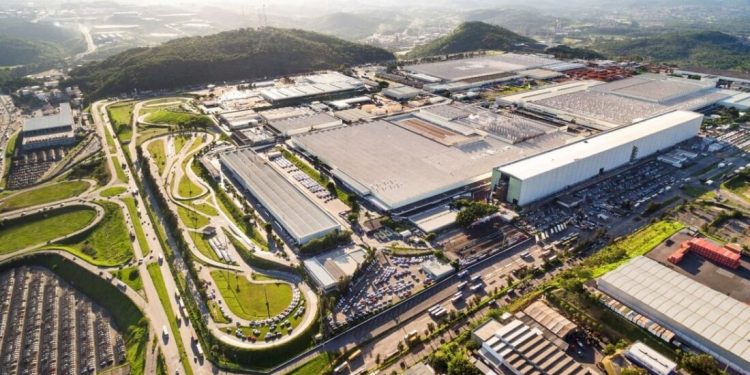 Polo Automotivo Stellantis de Betim completa 47 anos