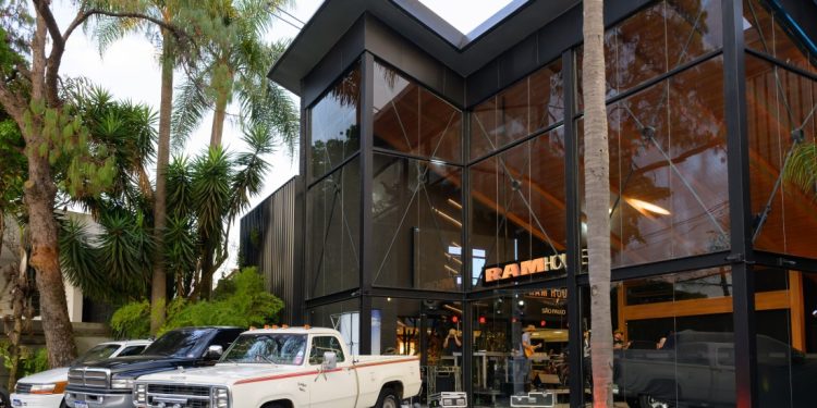 Rampage chega às 115 lojas da Ram, que ganha mais uma loja conceito