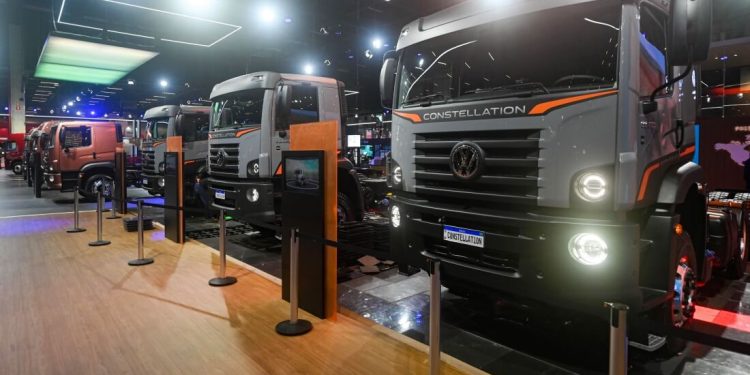 Novo caminhão Volkswagen 8×4 é revelado na Concrete Show