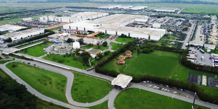 Volkswagen Caminhões e Ônibus lança programa de proteção às mulheres