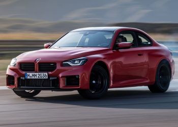 BMW M2 chega ao Brasil completamente renovado