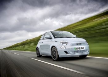 Fiat 500e é eleito o “Melhor Carro Elétrico Pequeno” no prêmio What Car? de carros elétricos