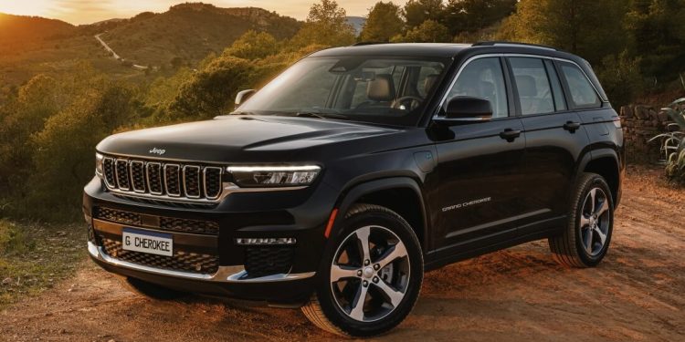 Quinta geração do Jeep Grand Cherokee está chegando ao Brasil