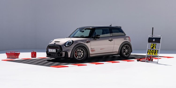 MINI apresenta Bulldog Racing Edition para comemorar a corrida de 24 horas em Nürburgring