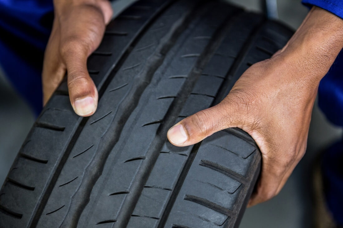 Entenda os motivos de desgaste irregular dos pneus