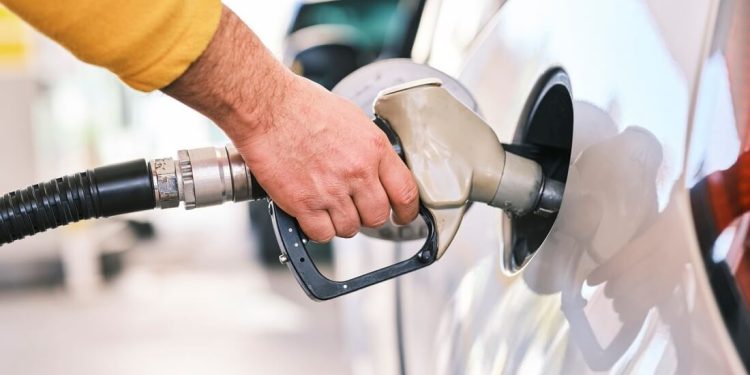 Especialista oferece dicas para evitar o consumo de gasolina acima da média