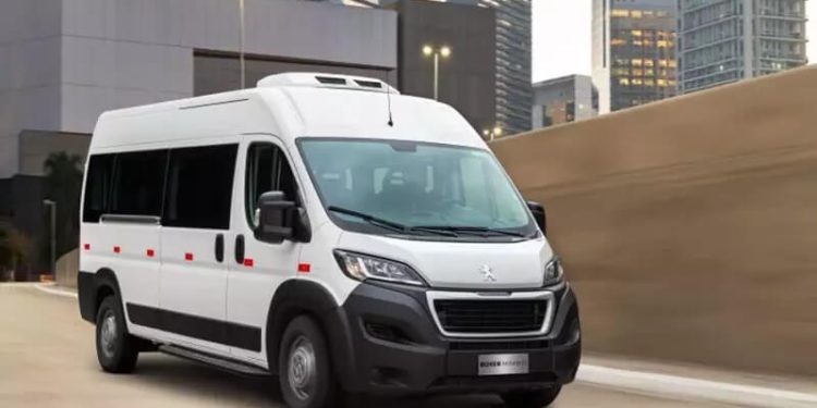 Peugeot anuncia recall da Boxer