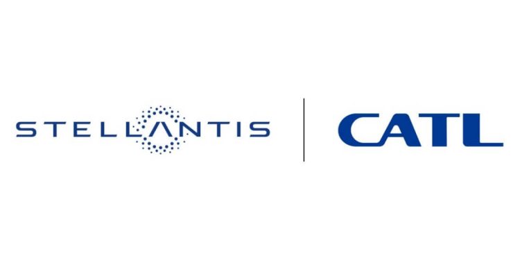 Stellantis e CATL assinam memorando de entendimento estratégico para fornecimento de baterias LFP