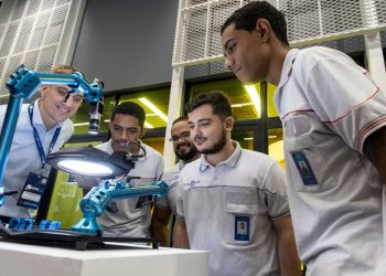 Stellantis reúne parceiros para resolver desafios de produção através da inovação