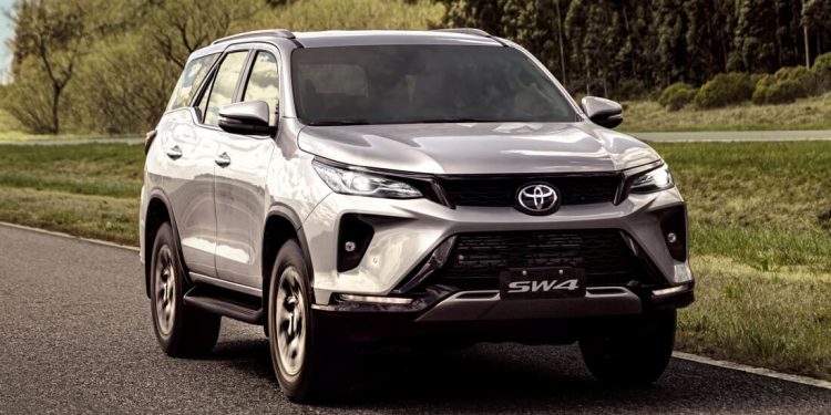 Toyota anuncia nova versão SRX Platinum para o SW4