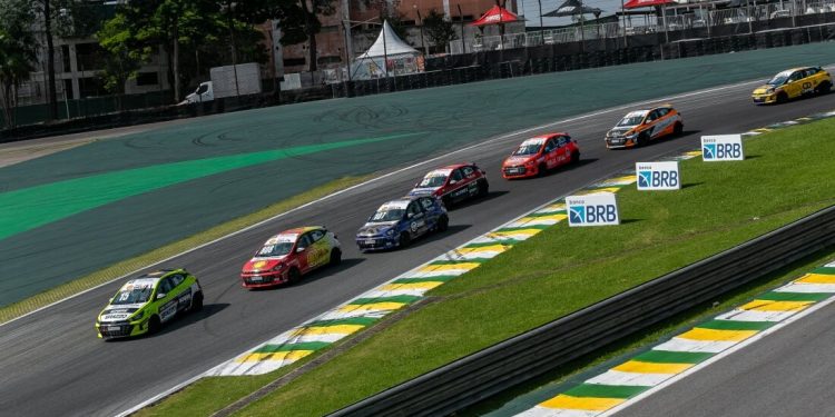 Copa Hyundai HB20 completa cinco anos de história com festa e novos campeões em Interlagos