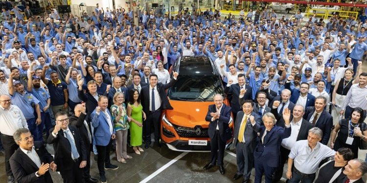 Renault anuncia investimento de R$2 bilhões para produção de C-SUV no Paraná