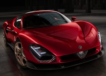 Alfa Romeo regista o maior crescimento entre as marcas premium globais em 2023