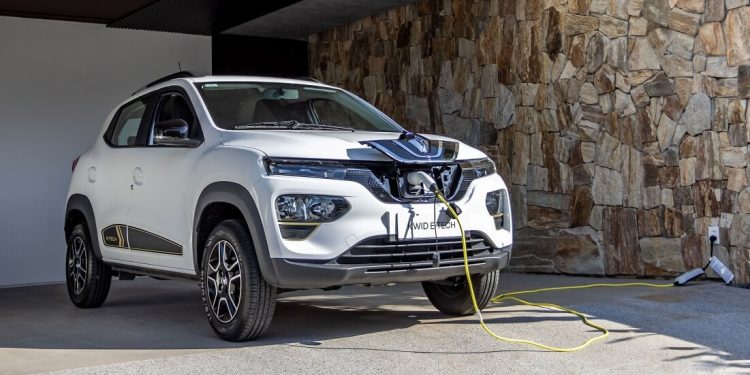 Renault Kwid E-Tech passa a custar R$ 99.990