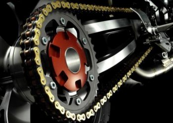 Confira 5 erros comuns ao lubrificar a corrente da moto