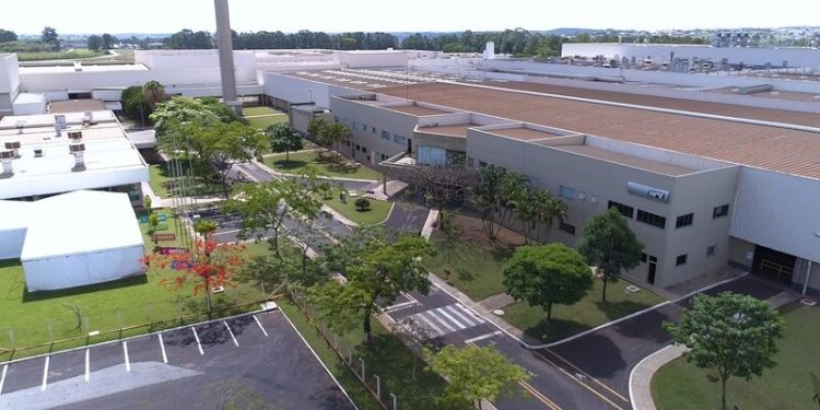 Mitsubishi anuncia investimento de R$ 4 bilhões na fábrica de Catalão