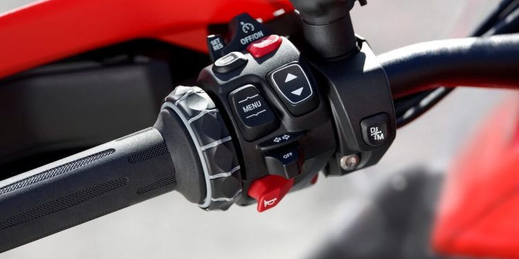 BMW Motorrad lança Assistente de Troca de Marchas Automatizada (ASA)