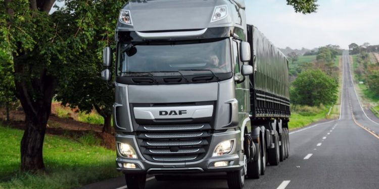 Sistemas de segurança dos caminhões DAF XF reduzem os riscos de acidentes
