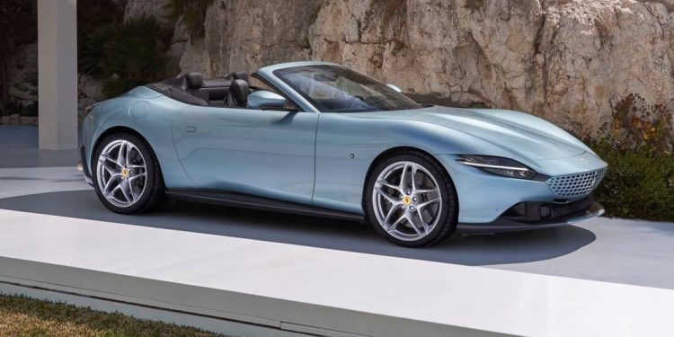 Ferrari Roma Spider desembarca no Brasil