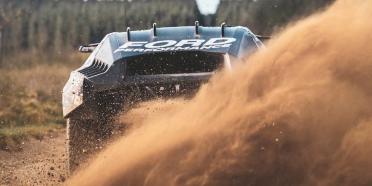 Ford anuncia a entrada no Rally Dakar 2025 com a picape Raptor