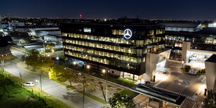 Mercedes-Benz anuncia neutralidade de CO2 nas unidades da Argentina