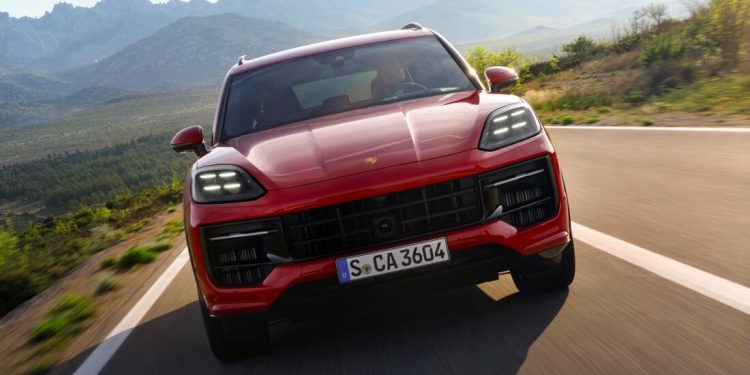 Porsche abre pré-vendas do novo Cayenne GTS no Brasil