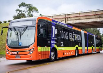 Volvo inicia programa de validação de biarticulados elétricos na América Latina
