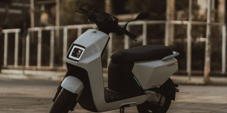 Watts vira líder de emplacamentos de motos elétricas