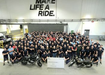 BMW inicia produção da R 12 na Planta Manaus