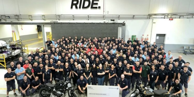 BMW inicia produção da R 12 na Planta Manaus