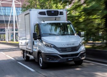 Iveco inicia a comercialização do eDaily