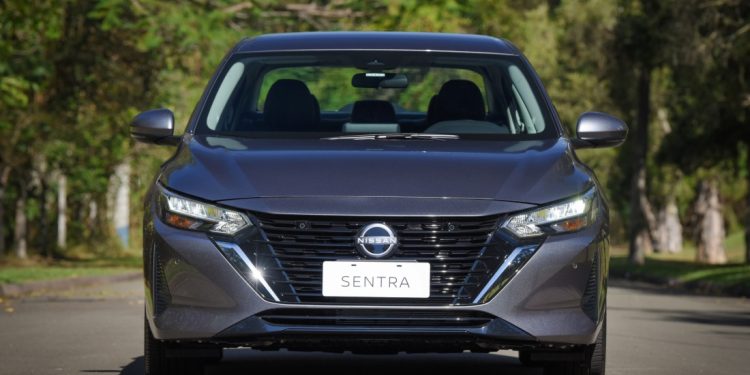 Nissan Sentra 2025 traz visual renovado, mais segurança e novidades tecnológicas
