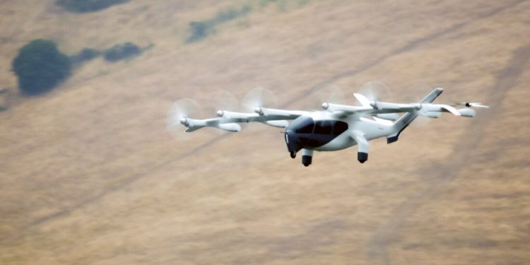 Stellantis investe mais US$55 milhões na Archer após recente marco de teste de voo