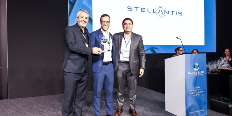 Stellantis conquista dois prêmios na 5ª edição do Finance & Law Summit and Awards