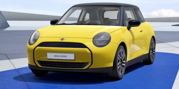 MINI confirma os novos MINI Cooper E e MINI Cooper SE para o Brasil