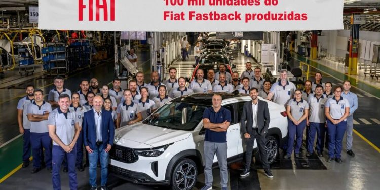 Fiat Fastback ultrapassa 100 mil unidades produzidas no Brasil