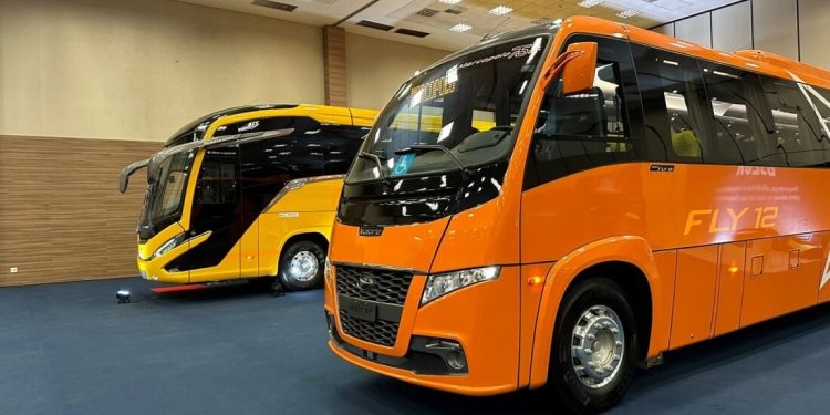 Marcopolo e Volare levam o Paradiso G8 1200 e o Fly 12 à feira Fretamento