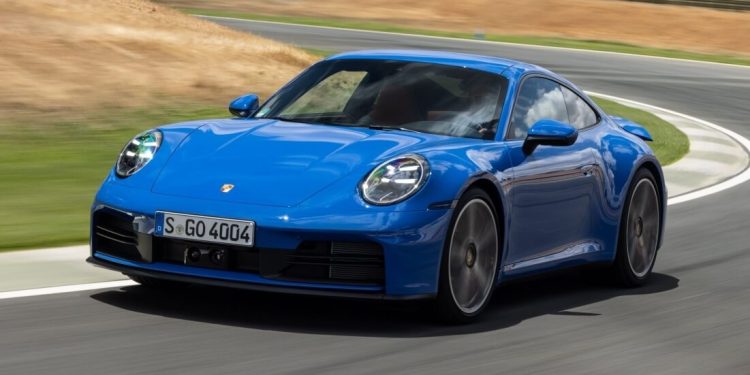 Porsche inicia pré-vendas do novo 911 Carrera no Brasil