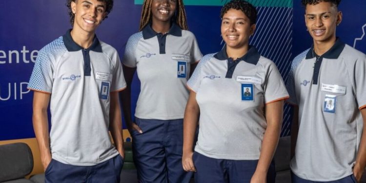 Stellantis abre novas vagas para o Programa Estelar Jovem Aprendiz 2024 em Minas Gerais