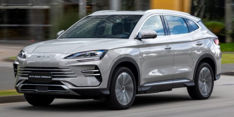 BYD Song Premium chega ao Brasil como SUV híbrido plug-in mais potente da marca