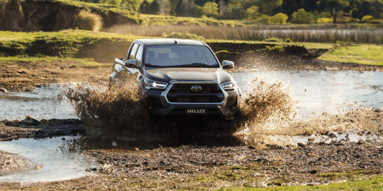 Toyota Hilux e SW4 estreiam novidades na linha 2025
