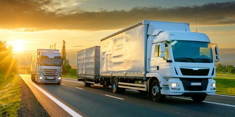 Preço do frete por quilômetro cai pela primeira vez desde maio e fecha outubro em R$ 6,40