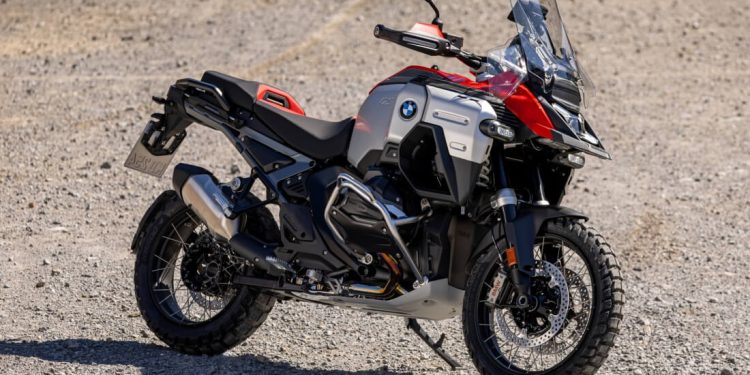 BMW Motorrad confirma sete lançamentos para 2025, começando pela R 1300 GS Adventure