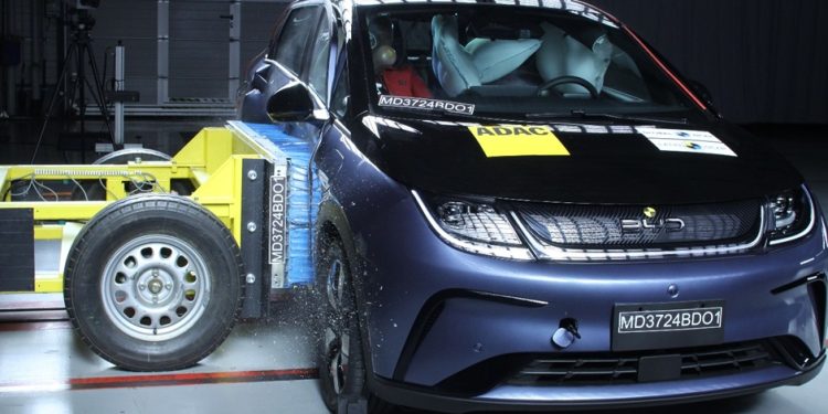 BYD Dolphin Plus recebe 5 estrelas do Latin NCAP